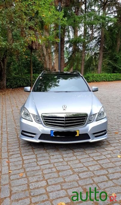 2012' Mercedes-Benz E-250 photo #2