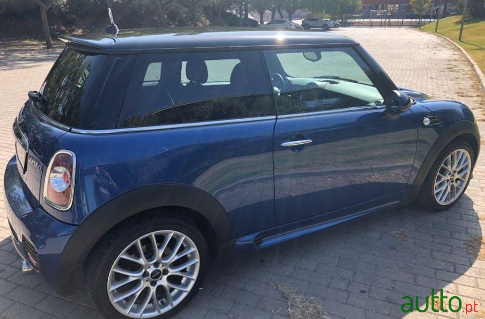 2013' MINI Cooper photo #3