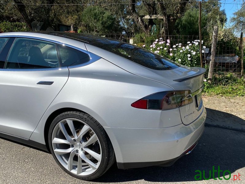 2013' Tesla Model S 85 Perfomance photo #3