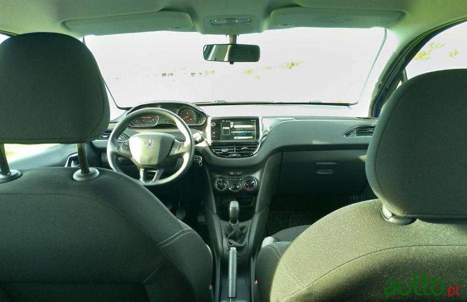 2014' Peugeot 208 1.0 Vti photo #1