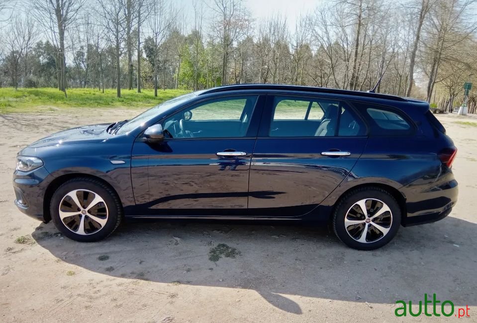 2018' Fiat Tipo Station Wagon photo #4