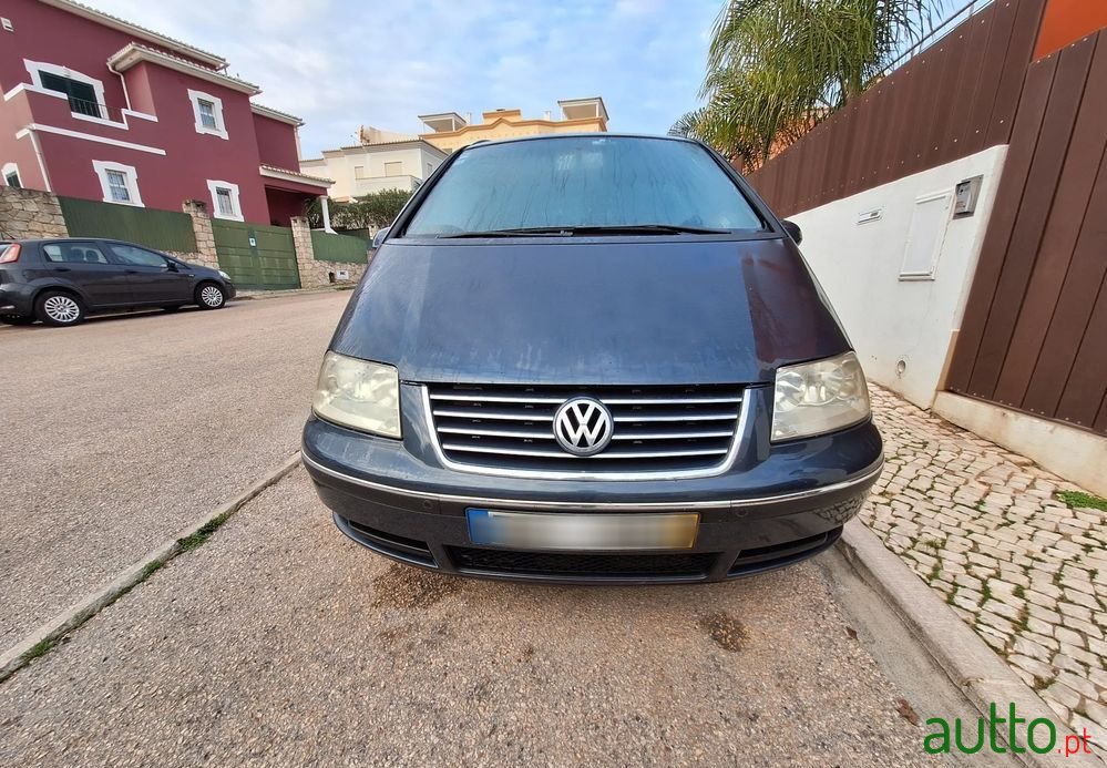 2005' Volkswagen Sharan photo #1