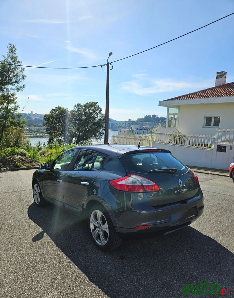 2013' Renault Megane photo #3