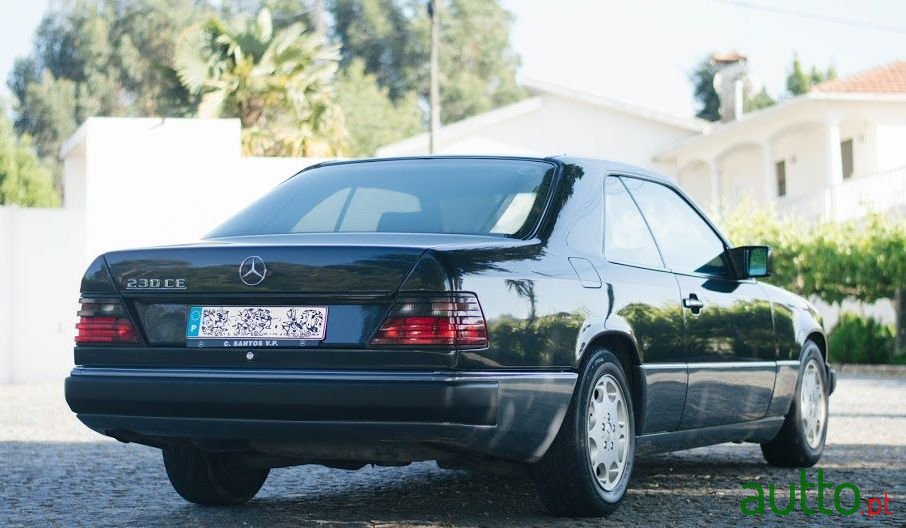 1992' Mercedes-Benz 230 photo #2