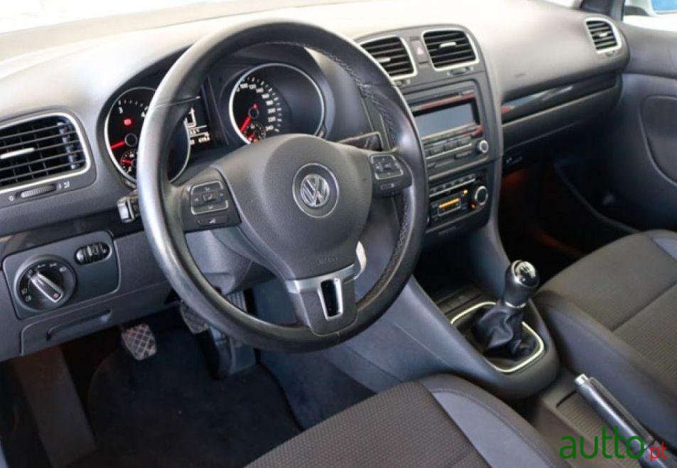 2013' Volkswagen Golf photo #1