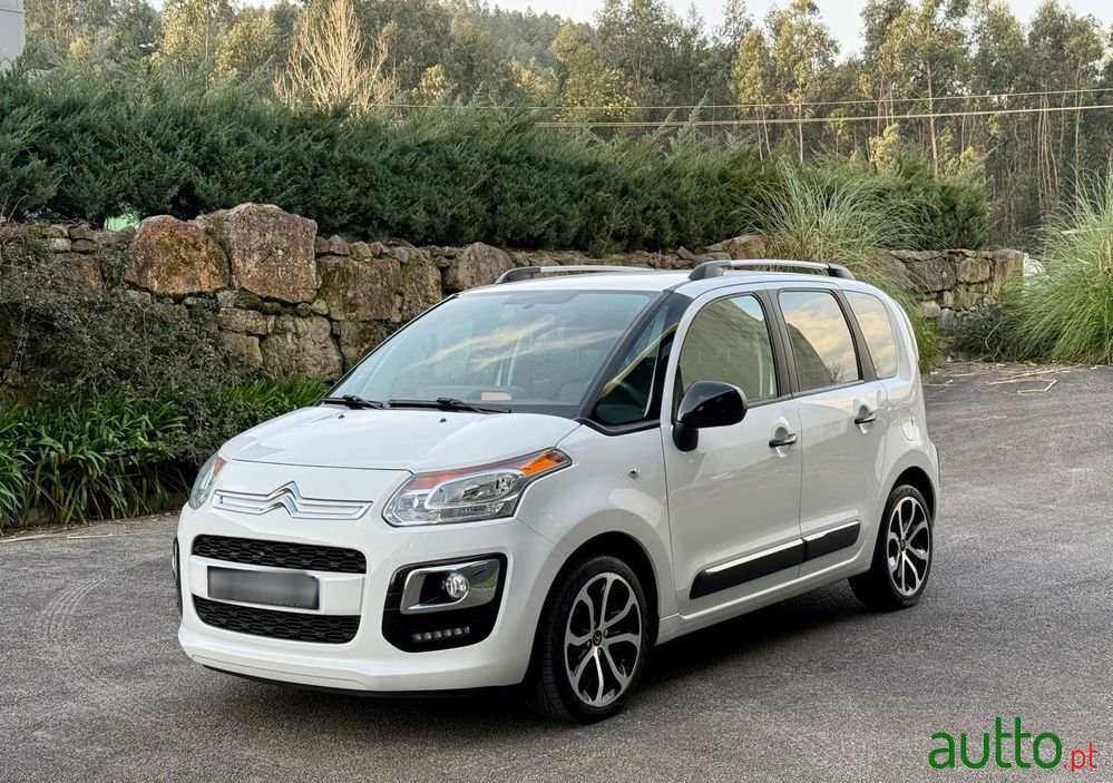 2017' Citroen C3 Picasso photo #2