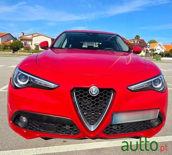 2017' Alfa Romeo Stelvio photo #2