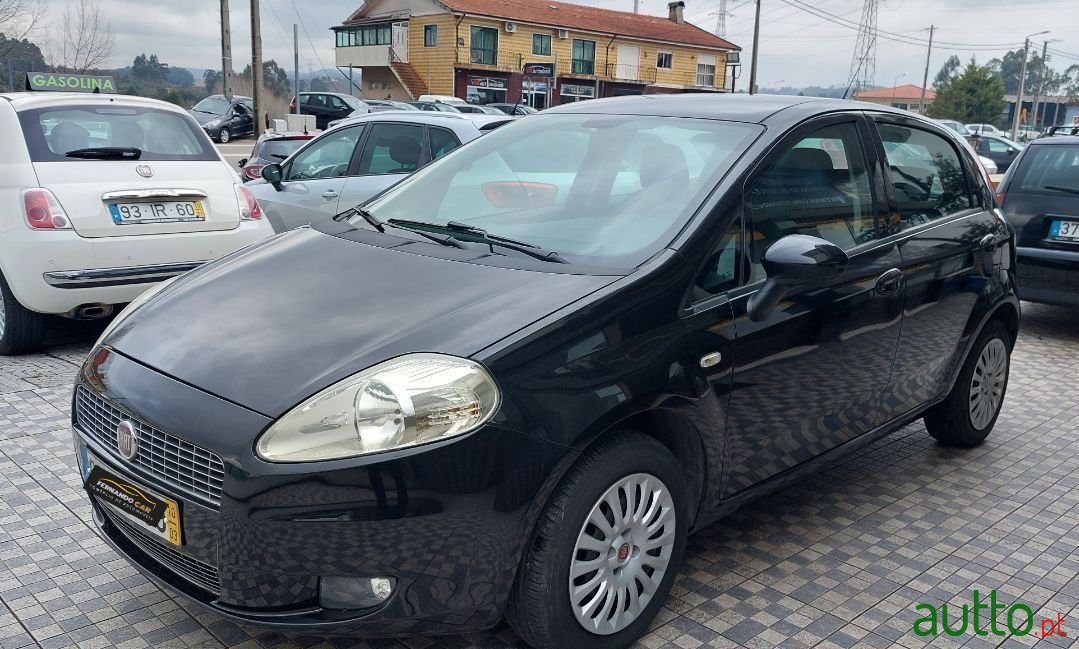 2010' Fiat Grande Punto photo #3