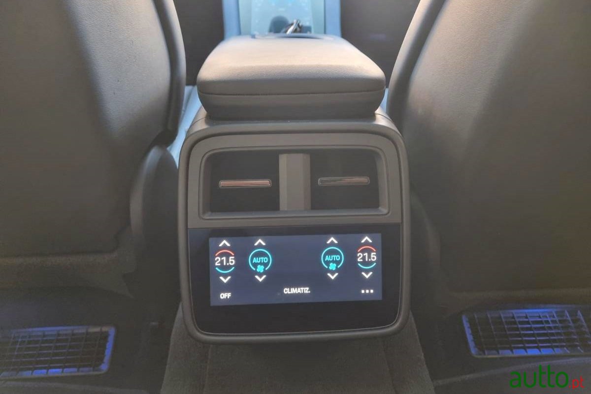 2021' Porsche Taycan photo #4