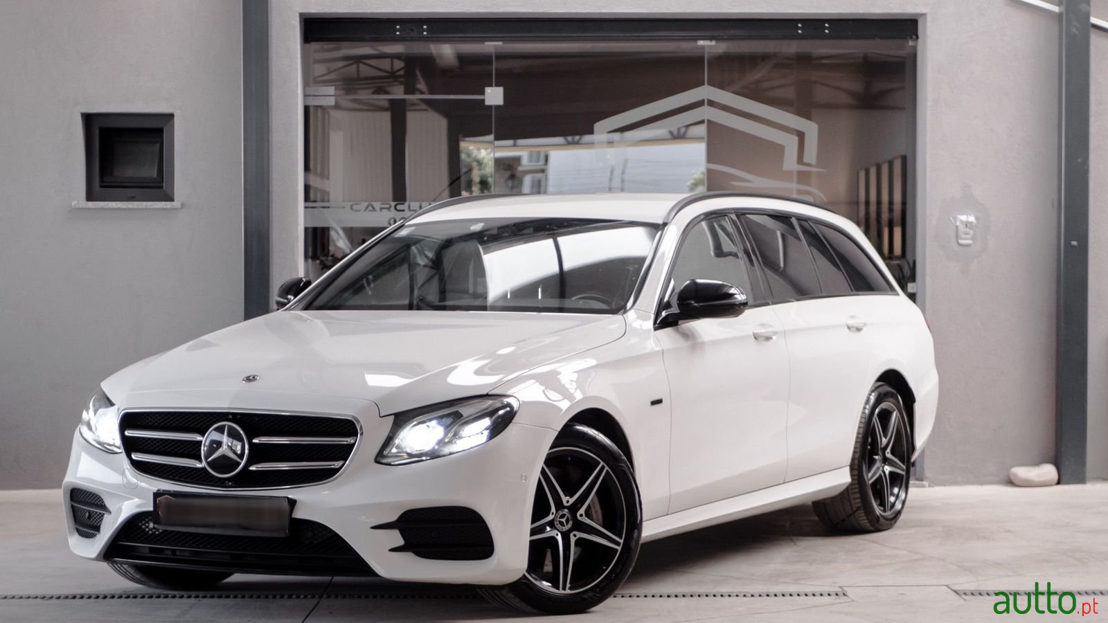 2019' Mercedes-Benz E-300 photo #1