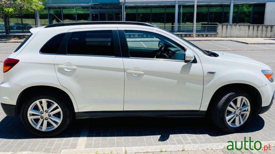 2010' Mitsubishi ASX photo #1