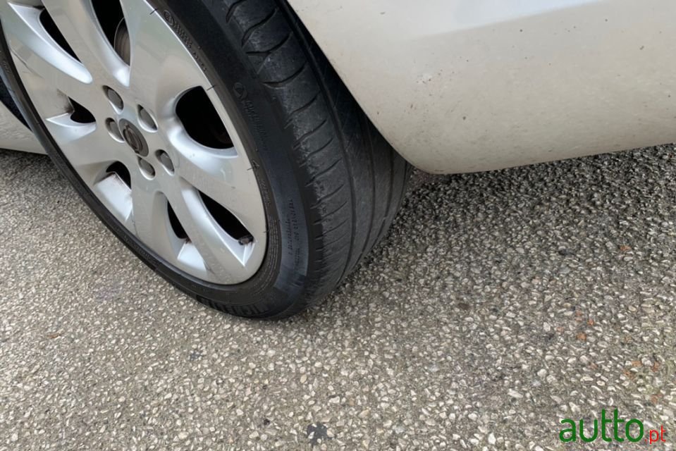 2013' Opel Astra Sports Tourer photo #2