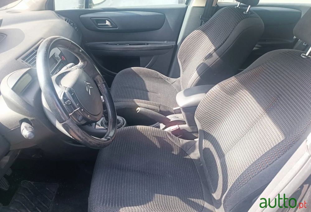 2005' Citroen C4 1.6 Hdi 110 Sx photo #5