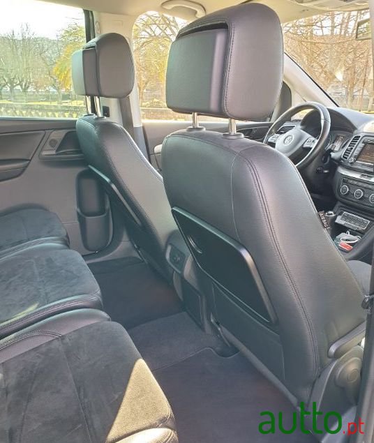 2013' Volkswagen Sharan photo #1