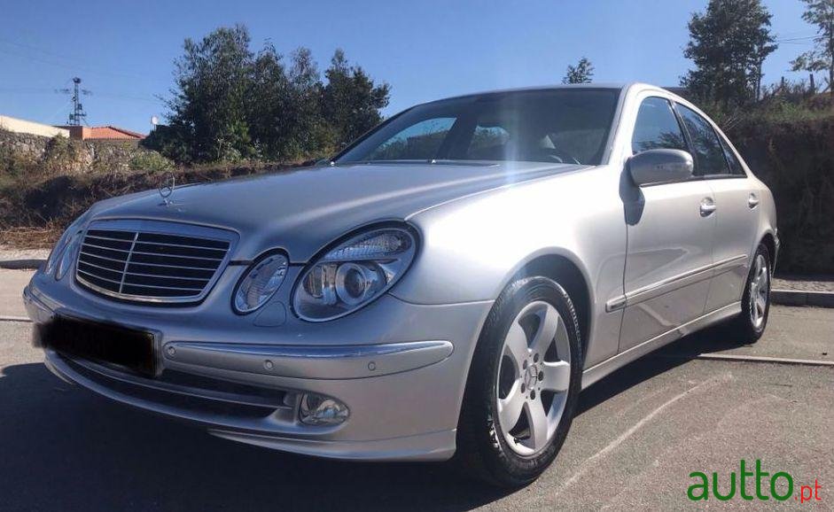 2003' Mercedes-Benz E-270 photo #1