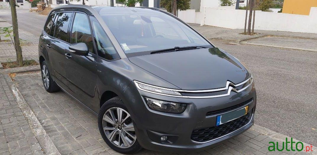 2014' Citroen C4 Grand Picasso photo #5