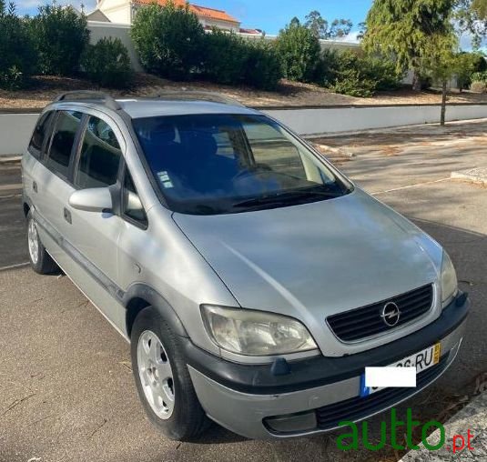 2001' Opel Zafira photo #2