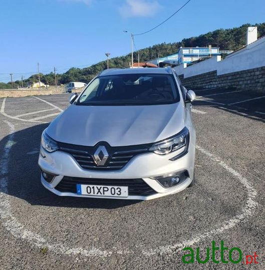 2016' Renault Megane Sport Tourer photo #2
