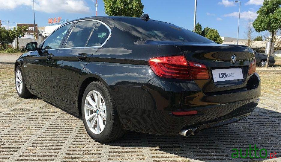 2015' BMW 518 D Line Executive photo #3