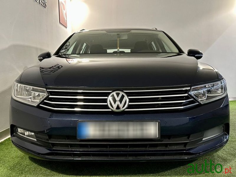 2015' Volkswagen Passat Variant photo #3