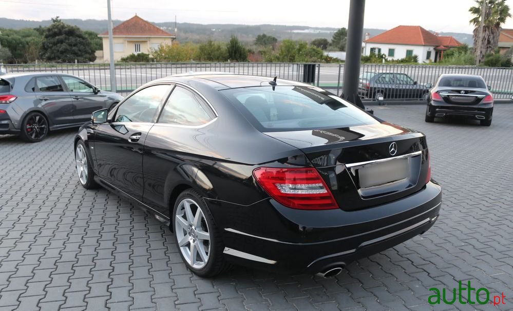 2011' Mercedes-Benz Classe C D photo #4