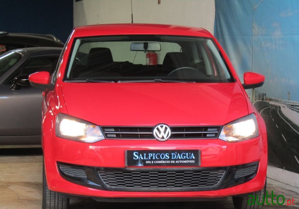 2014' Volkswagen Polo photo #2