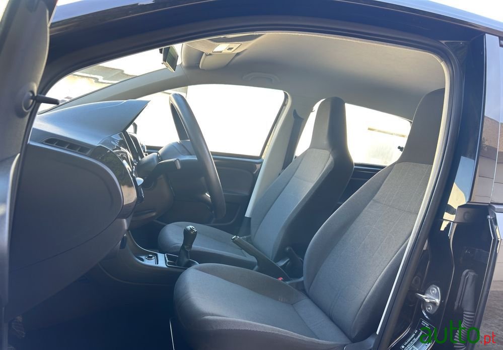 2014' Volkswagen Up! photo #6