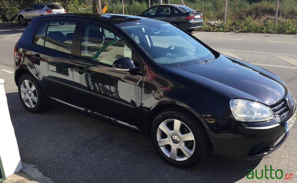 2004' Volkswagen Golf 1.4 FSi Trendline Pack photo #1