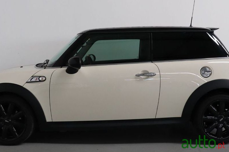 2010' MINI Cooper photo #3