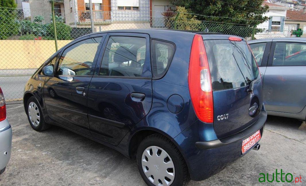 2005' Mitsubishi Colt photo #3