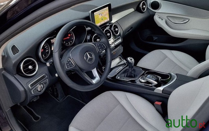 2015' Mercedes-Benz Classe C photo #3