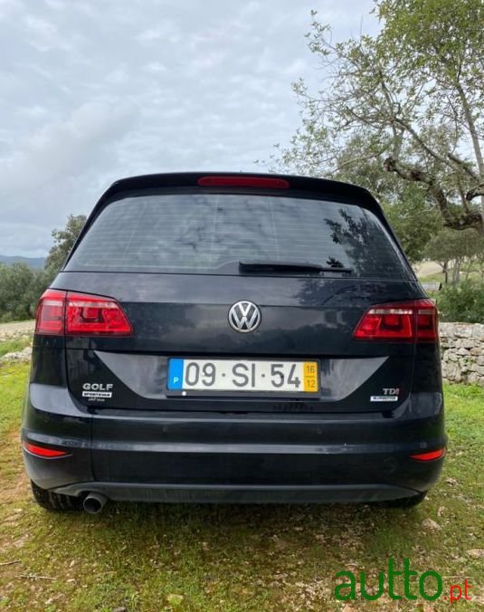 2016' Volkswagen Golf Sportsvan photo #2