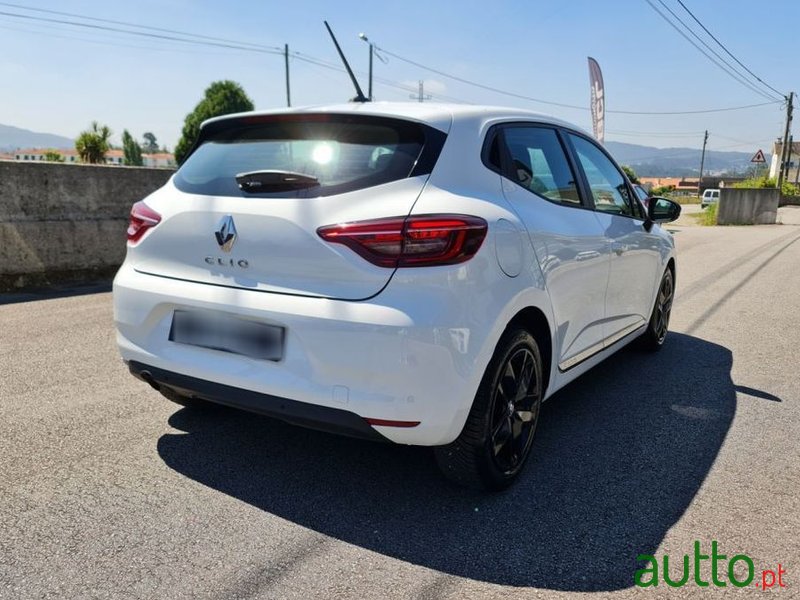 2020' Renault Clio 1.5 Blue Dci Intens photo #6