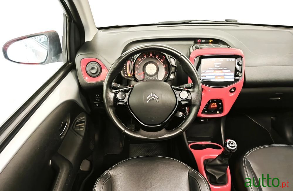 2018' Citroen C1 1.2 Vti Shine photo #6