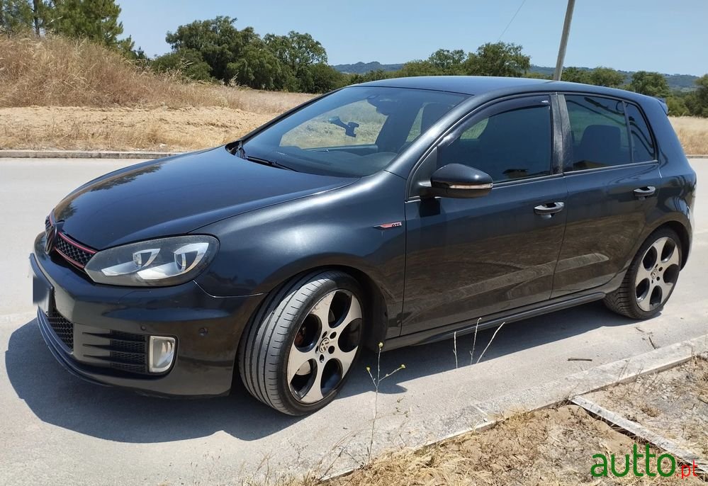 2010' Volkswagen Golf 2.0 Tsi Gti photo #1