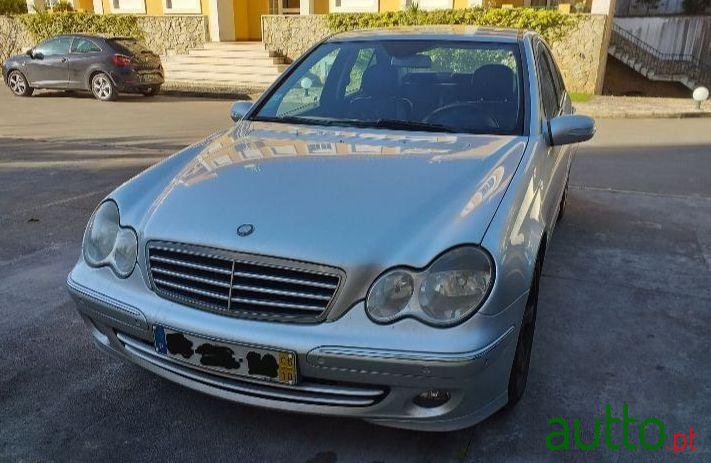 2006' Mercedes-Benz C-220 photo #1