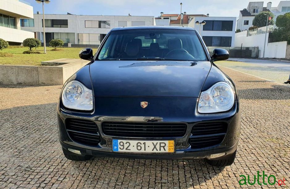 2004' Porsche Cayenne Tiptronic photo #2
