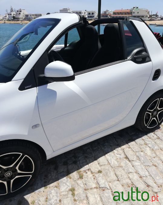 2018' Smart Fortwo photo #2