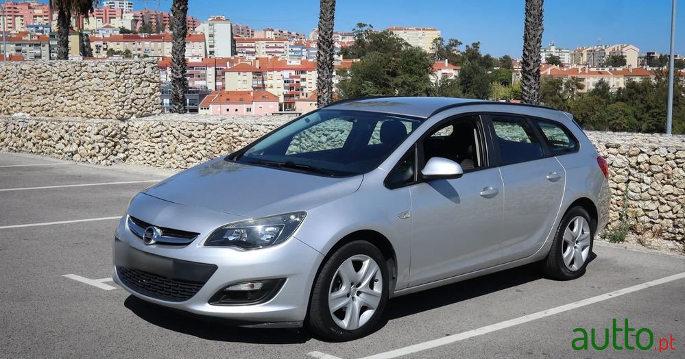 2014' Opel Astra Sports Tourer photo #2
