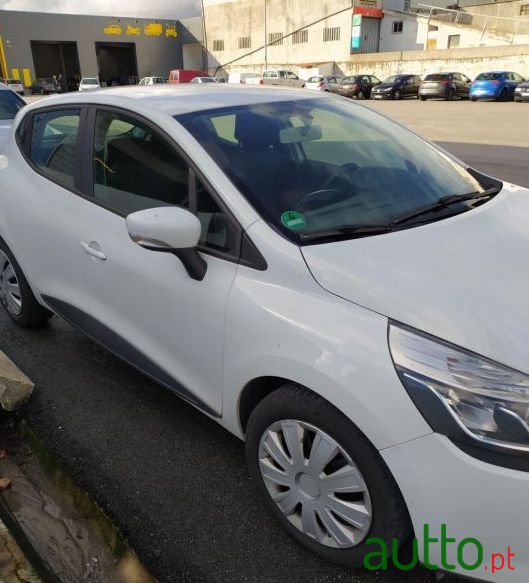 2014' Renault Clio photo #1