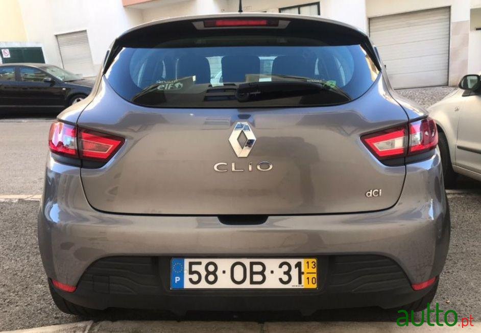 2013' Renault Clio photo #2