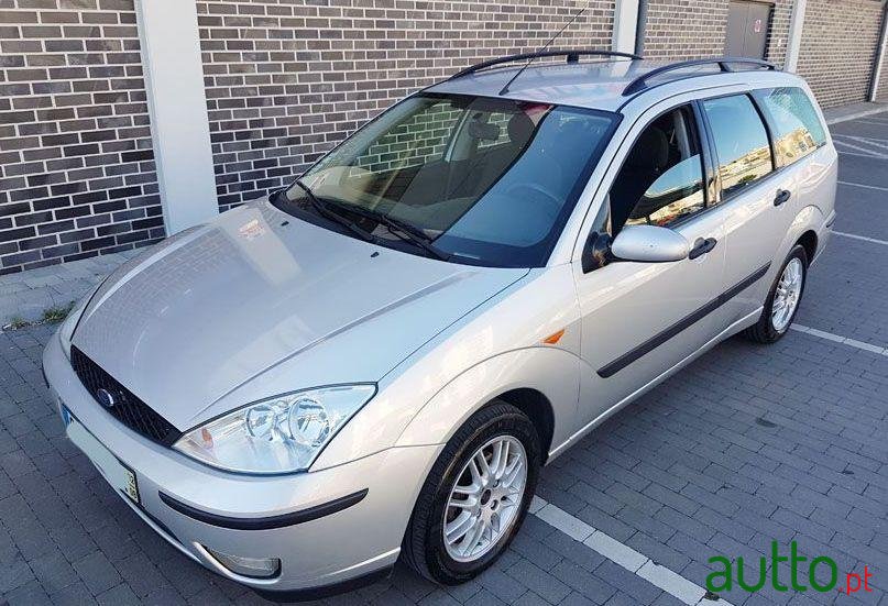 2002' Ford Focus Sw photo #2