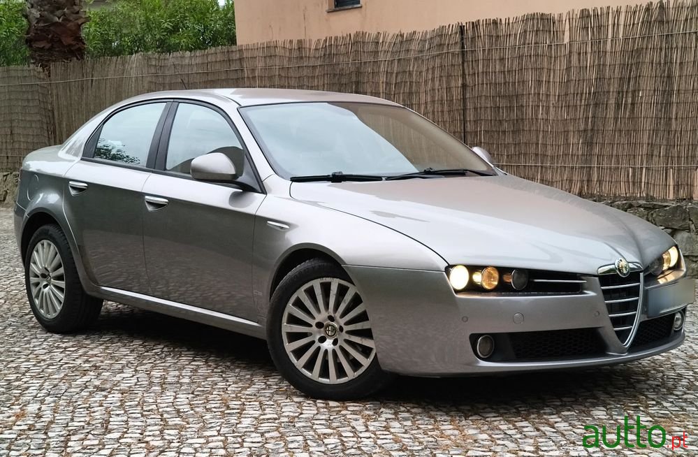 2008' Alfa Romeo 159 photo #2