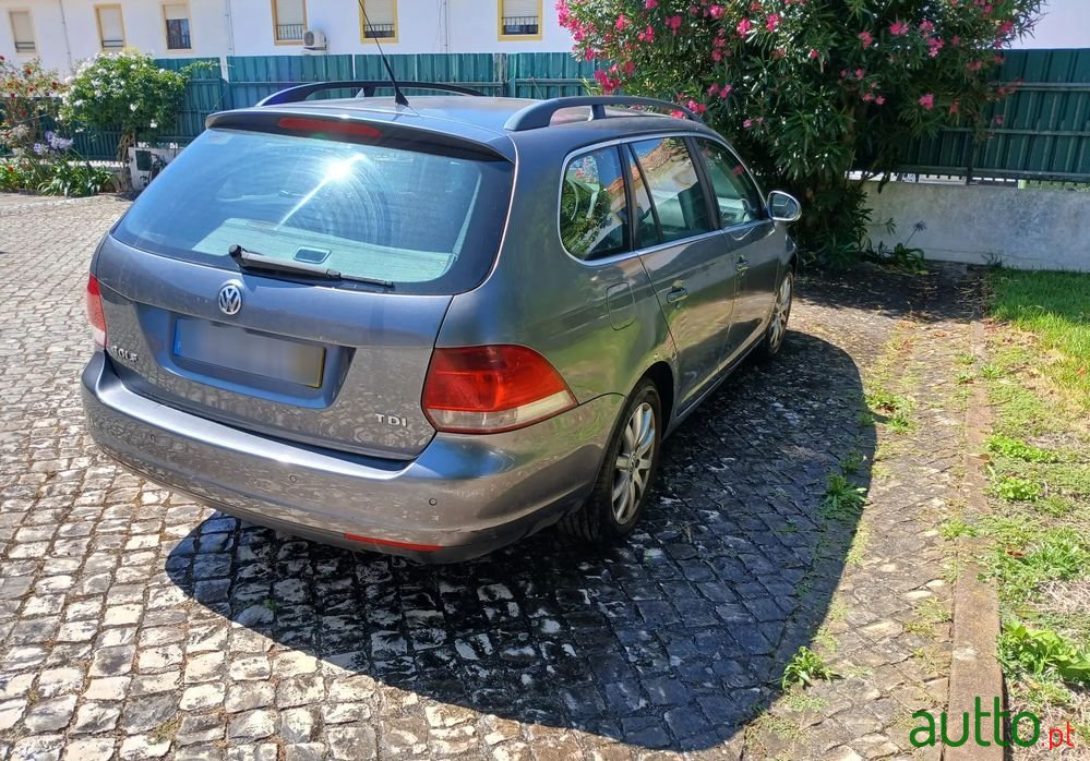 2008' Volkswagen Golf Variant photo #5