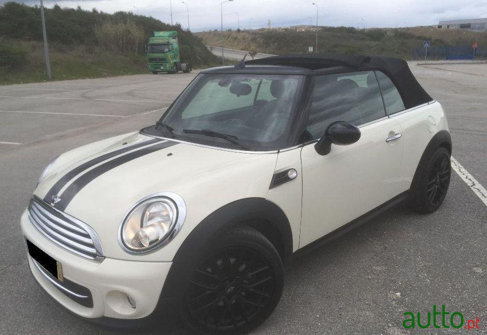2012' MINI Cabrio Cooper D photo #1