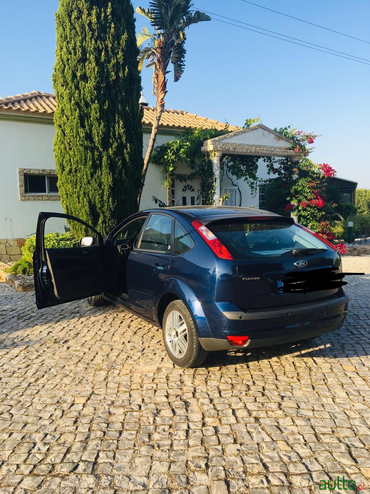 2005' Ford Focus photo #2