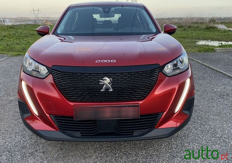 2020' Peugeot 2008 photo #3