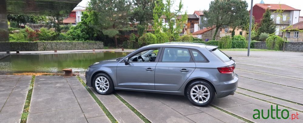 2013' Audi A3 Sportback photo #3
