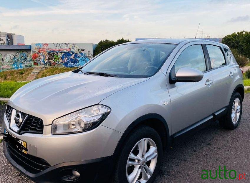 2010' Nissan Qashqai 2.0 Dci photo #2