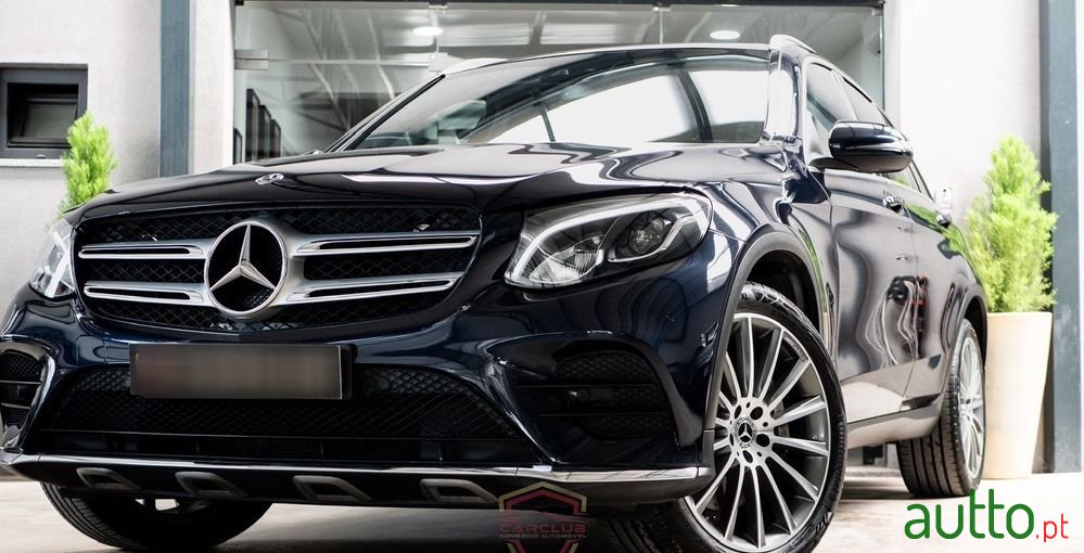 2018' Mercedes-Benz GLC 220 photo #2